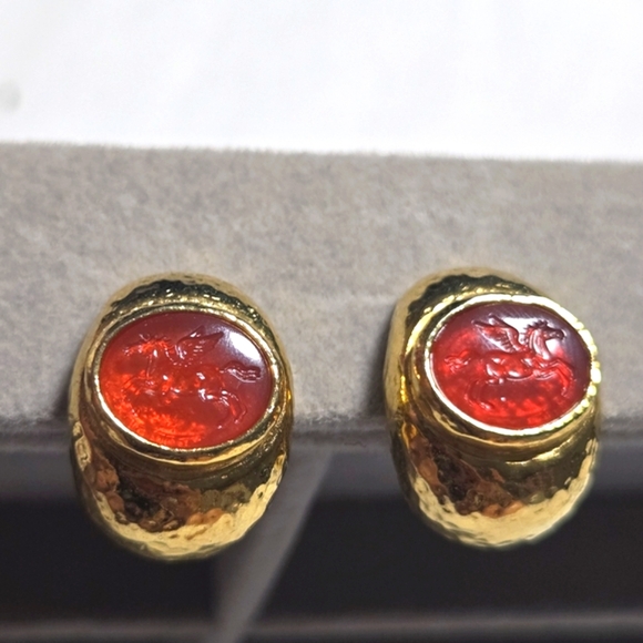 Tanner Vintage Rare Clip On Earrings Pegasus Intaglio Carnelian Stone Goldtone - Picture 4 of 5